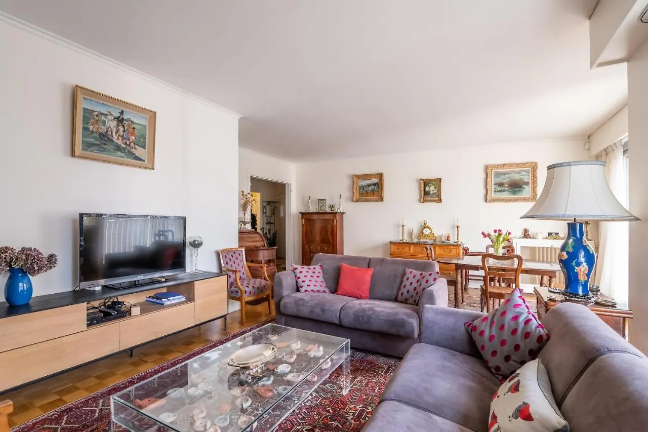 Veeve - Fragments In Time Apartment Paris France