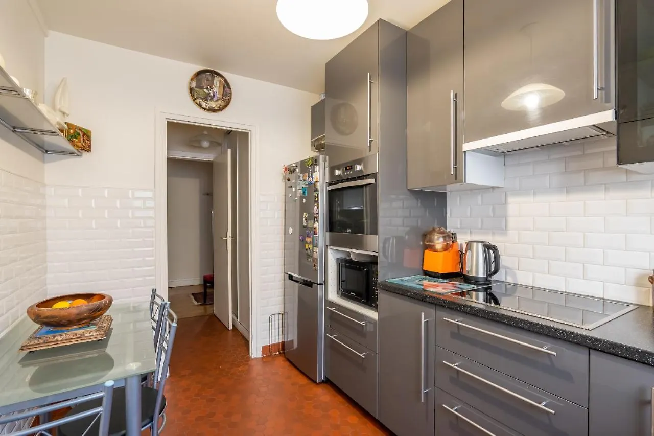 Veeve - Fragments In Time Apartment Paris