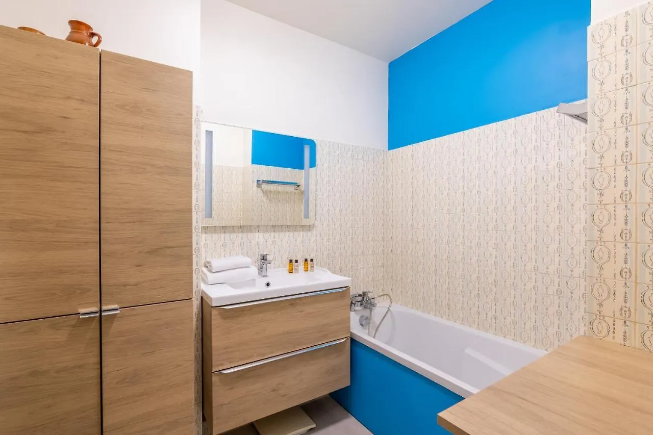 Veeve - Fragments In Time Apartment Paris